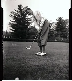 Byron Nelson Putting Golf Ball