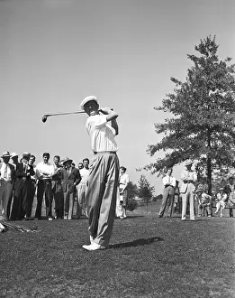 Byron Nelson Swinging Golf Club