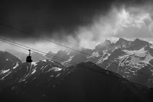 Cable Car Collection: The cable car in the foggy time (Black&White)