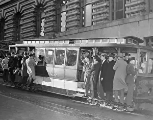 Pinnacle Prints: Cable Car Packed With People