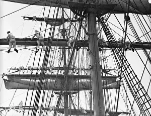 Mast Prints: Cadets Reef Sails of Norwegian Ship