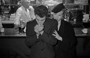 Thriller Prints: Cafe Couple
