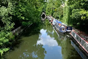 Images Dated 6th June 2015: Down the canal