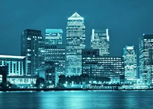 imageBROKER Collection Gallery: Canary Wharf Glittering Night View