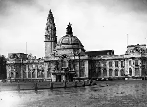 Finishing Prints: Cardiff City Hall
