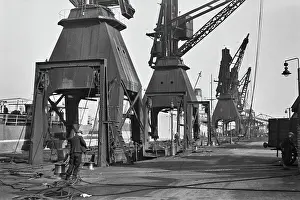 Pp 104 Pkt Pub Prints: Cardiff Docks