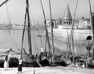 Lac0062 Prints: CARGO BOATS ON THE NILE