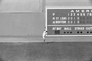 Fielding Prints: Carl Yastrzemski Reaches For Nice Catch