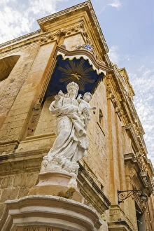 Malta Gallery: Carmelite Church, the Statue of Saint Mary