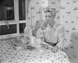 Carmen Miranda has Breakfast