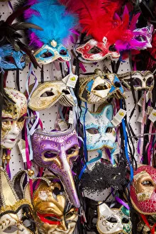 Images Dated 4th February 2015: Carnival mask and feathers