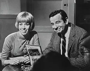 Huty33498 Prints: Carol Burnett And Walter Matthau On Set