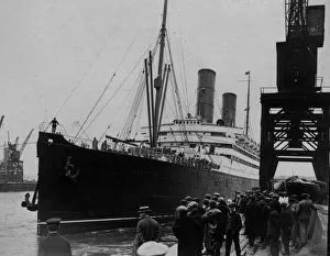 Transport Top Gallery: Caronia Docking
