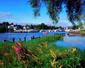 Design Pics Gallery: Carrick-On-Shannon, River Shannon, County Roscommon, Ireland