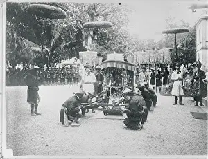 Carriers Lowering Palanquin