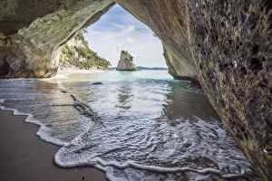 Images Dated 20th February 2015: Cathedral Cove New Zealand