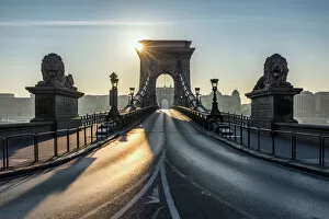 Images Dated 27th May 2016: Chain bridge of Budapest, Hungary