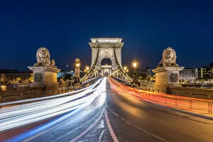 Images Dated 26th May 2016: Chain bridge of Budapest, Hungary