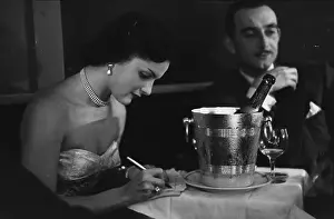 Bucket Prints: Champagne On Table