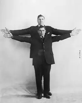 Arms Outstretched Prints: Champion boxers Les Darcy and Jess Willard