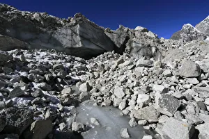 Images Dated 17th November 2014: The Changri Nup Glacier