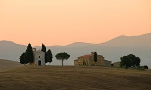 Images Dated 19th August 2011: Chapel of Vitaleta in Tuscany Val D orcia
