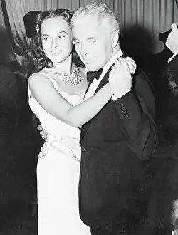 Age Contrast Prints: Charlie Chaplin Dancing with His Wife
