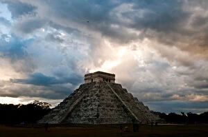 Images Dated 27th November 2010: ChichA n ItzA┬í main Pyramid