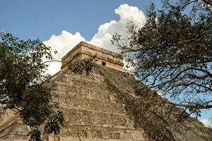 Images Dated 6th February 2014: Chichen Itza Pyramid