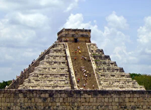 Chichen Itza Pyramid, Yucatan, Mexico (Wonders of the World)
