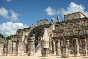 Images Dated 6th February 2014: Chichen Itza temples