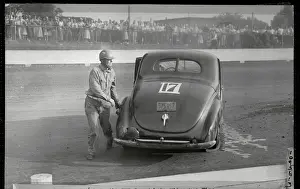 Milwaukee Prints: Chick Beverlin Exiting His Race After Race Handicap