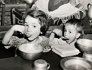 Huty32306 Prints: Children In Naples