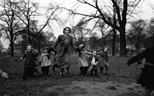 Hyde Park Prints: Children In The Park