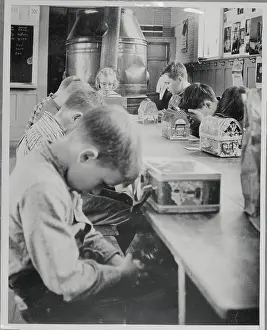 New Hampshire Prints: Children in Schoolhouse