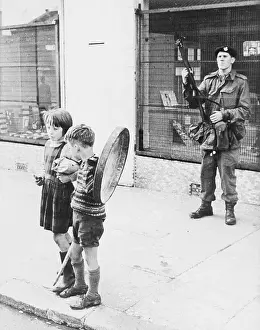 Belfast Prints: Children By Soldier in Belfast