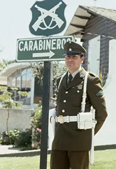 Spanish Text Prints: Chilean Police Officer