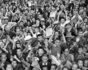 Lac0062 Prints: CHINESE GREET AMERICAN SOLDIERS