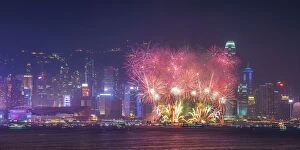Images Dated 1st February 2014: Chinese newyear fireworks at Victoria habour, Hong Kong
