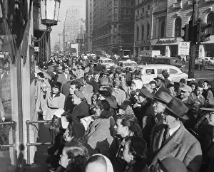 Christmas Shoppers At Herald Square