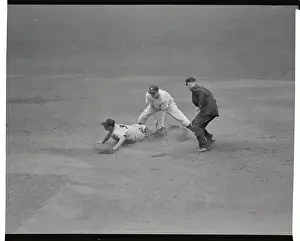 Chuck Diering Trying to Steal Second
