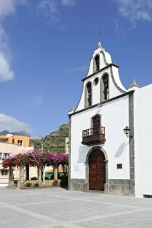 Images Dated 28th October 2011: Church of St. Michael, Tazacorte, La Palma, Canary Islands, Spain, Europe, PublicGround