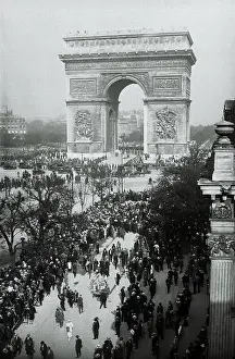 Bastille Day Prints: Citizens Celebrating