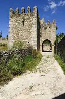 Images Dated 27th May 2011: City wall and gate in the historic city of Trujillo, Extremadura, Spain, Europe