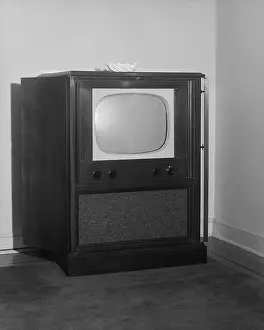 Comforting Prints: Classic Console Television
