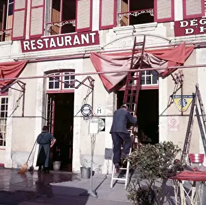 Eating Out Prints: Cleaning Up