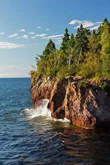 Images Dated 23rd September 2016: Cliffs of North Shore, Lake Superior, Minnesota, USA