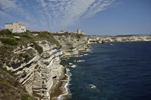 Images Dated 15th August 2014: Cliffs with the upper city, Bonifacio, Corsica, France
