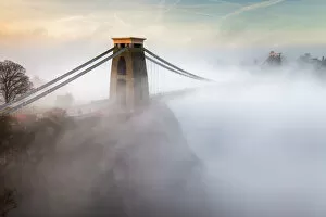 Images Dated 16th February 2013: Clifton Suspension Bridge in the Morning Mist