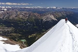 Pinnacle Collection: Climbers on the summit ridge of Piz Palue Mountain, Grisons, Switzerland, Europe